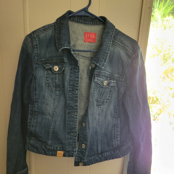 Elle Jackets & Blazers - Cute ELLE denim crop jacket size large